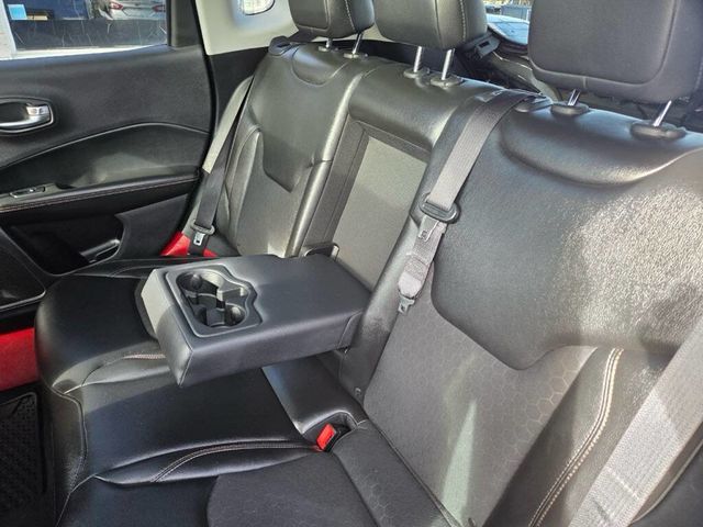 2018 Jeep Compass Latitude 4x4 - 22987392 - 12