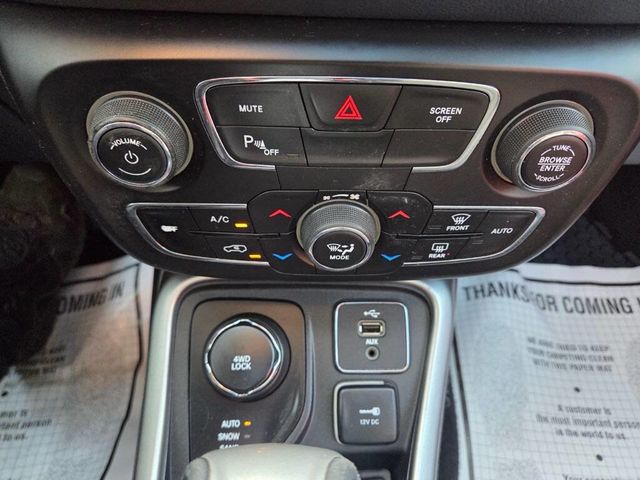 2018 Jeep Compass Latitude 4x4 - 22987392 - 17