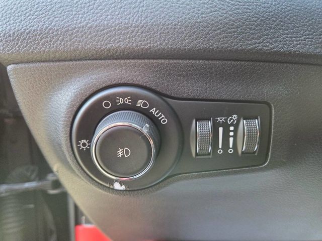 2018 Jeep Compass Latitude 4x4 - 22987392 - 27