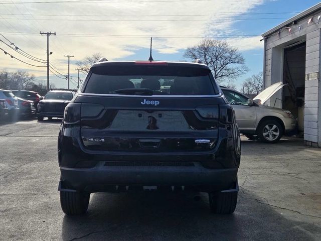 2018 Jeep Compass Latitude 4x4 - 22987392 - 3