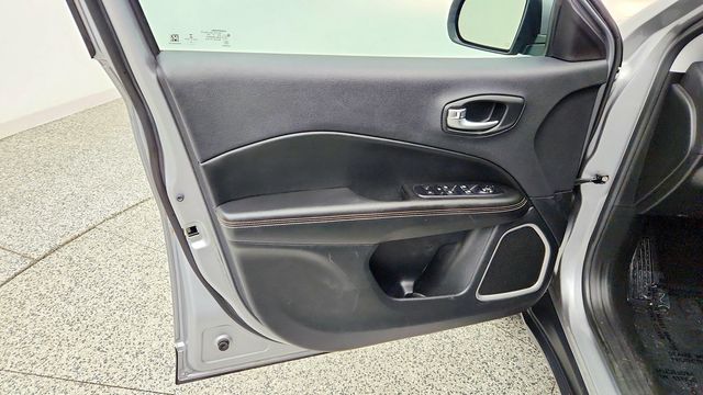 2018 Jeep Compass Latitude 4x4 - 23082790 - 9