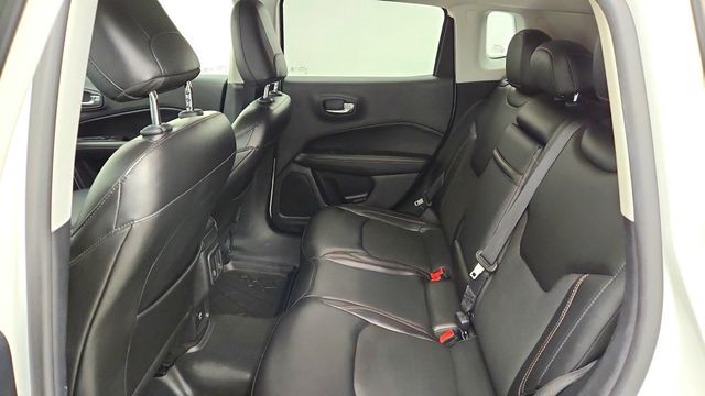 2018 Jeep Compass Latitude 4x4 - 23093239 - 17