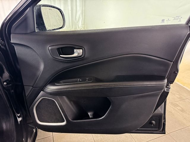 2018 Jeep Compass Latitude 4x4 - 22989330 - 16