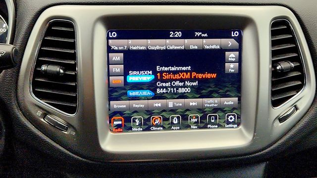 2018 Jeep Compass Latitude 4x4 w/ Navigation, Popular Equipment & Full Sunroof - 23035201 - 15