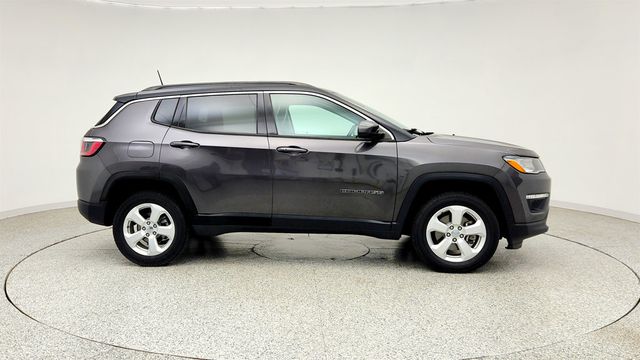 2018 Jeep Compass Latitude 4x4 w/ Navigation, Popular Equipment & Full Sunroof - 23035201 - 3