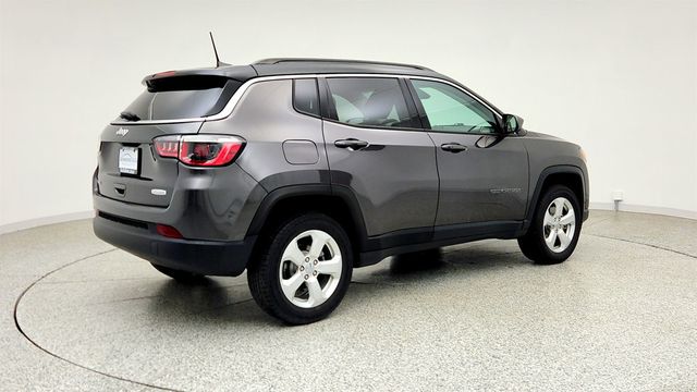 2018 Jeep Compass Latitude 4x4 w/ Navigation, Popular Equipment & Full Sunroof - 23035201 - 4