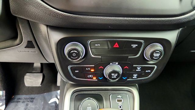 2018 Jeep Compass Latitude 4x4 w/ Popular Equipment Group - 23082790 - 16
