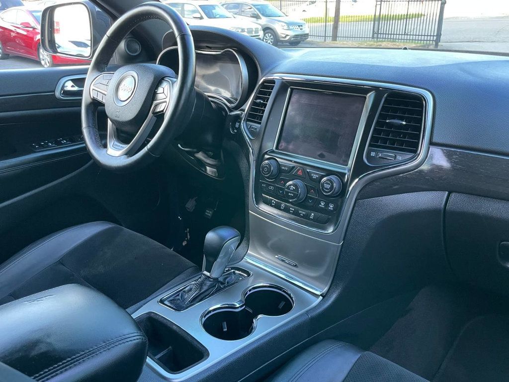 2018 Jeep Grand Cherokee Altitude photo 16