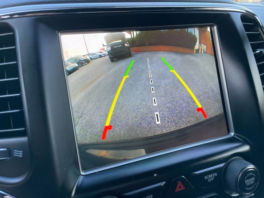 2018 Jeep Grand Cherokee Altitude photo 18