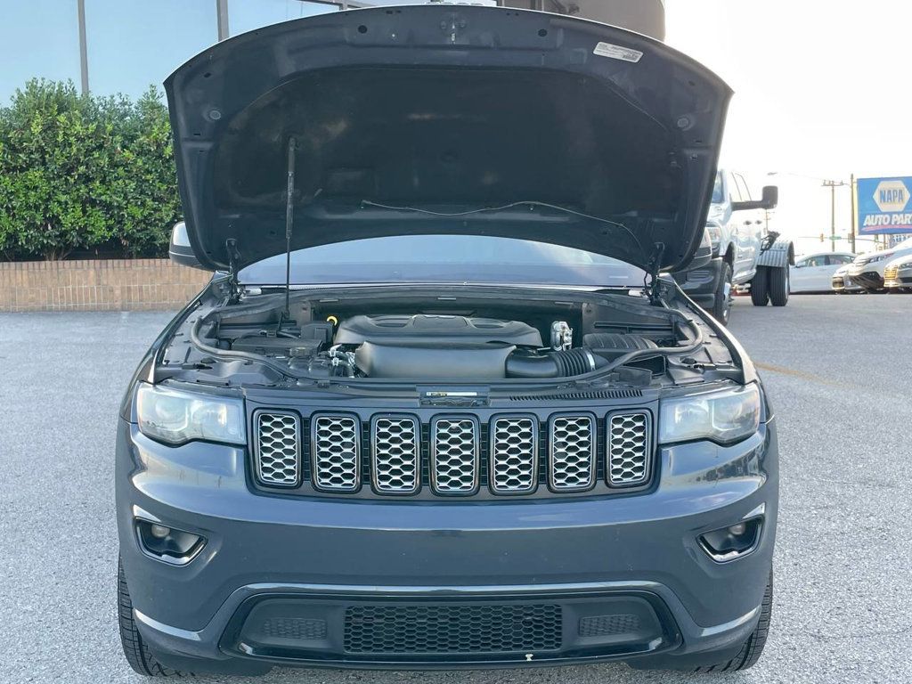2018 Jeep Grand Cherokee Altitude photo 22