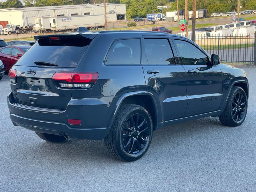 2018 Jeep Grand Cherokee Altitude photo 6