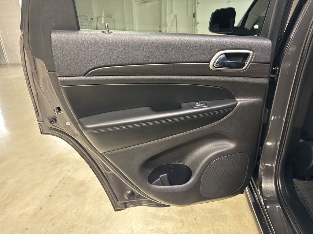 2018 Jeep Grand Cherokee Altitude 4x4 - 23001961 - 38