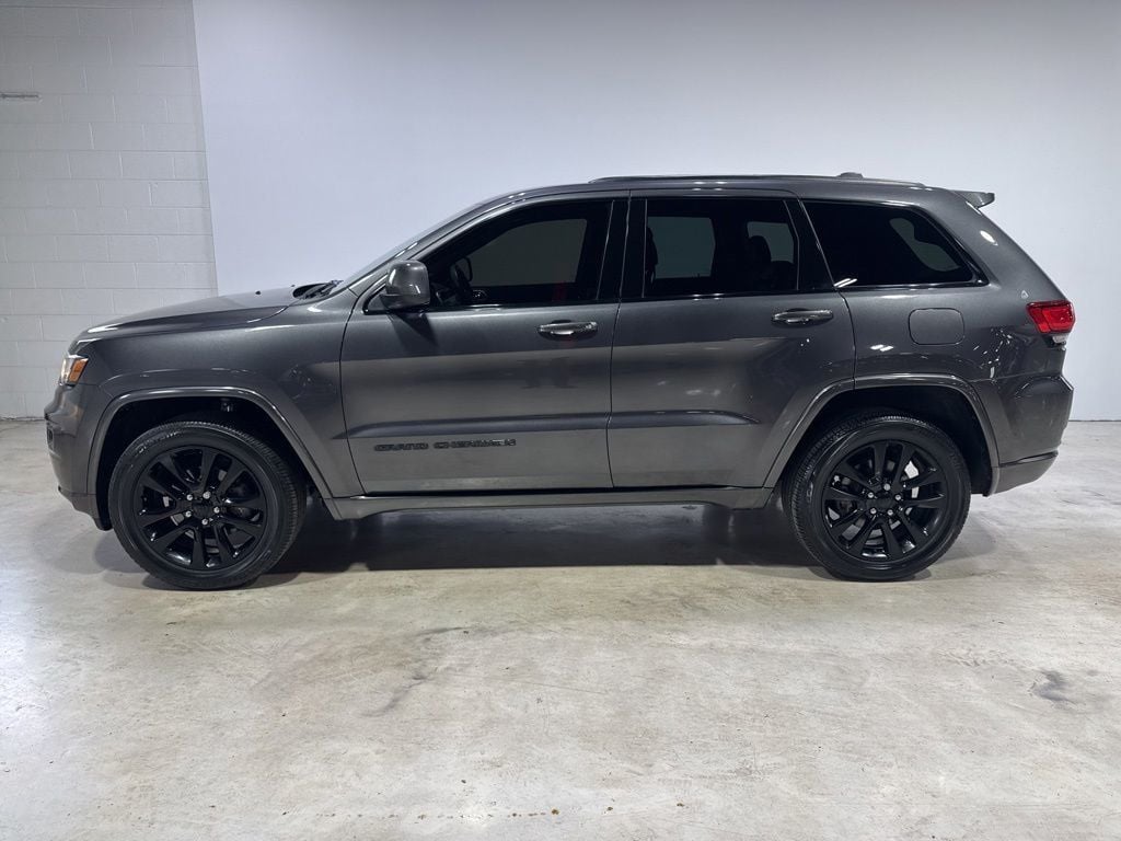 2018 Jeep Grand Cherokee Altitude 4x4 - 23001961 - 3