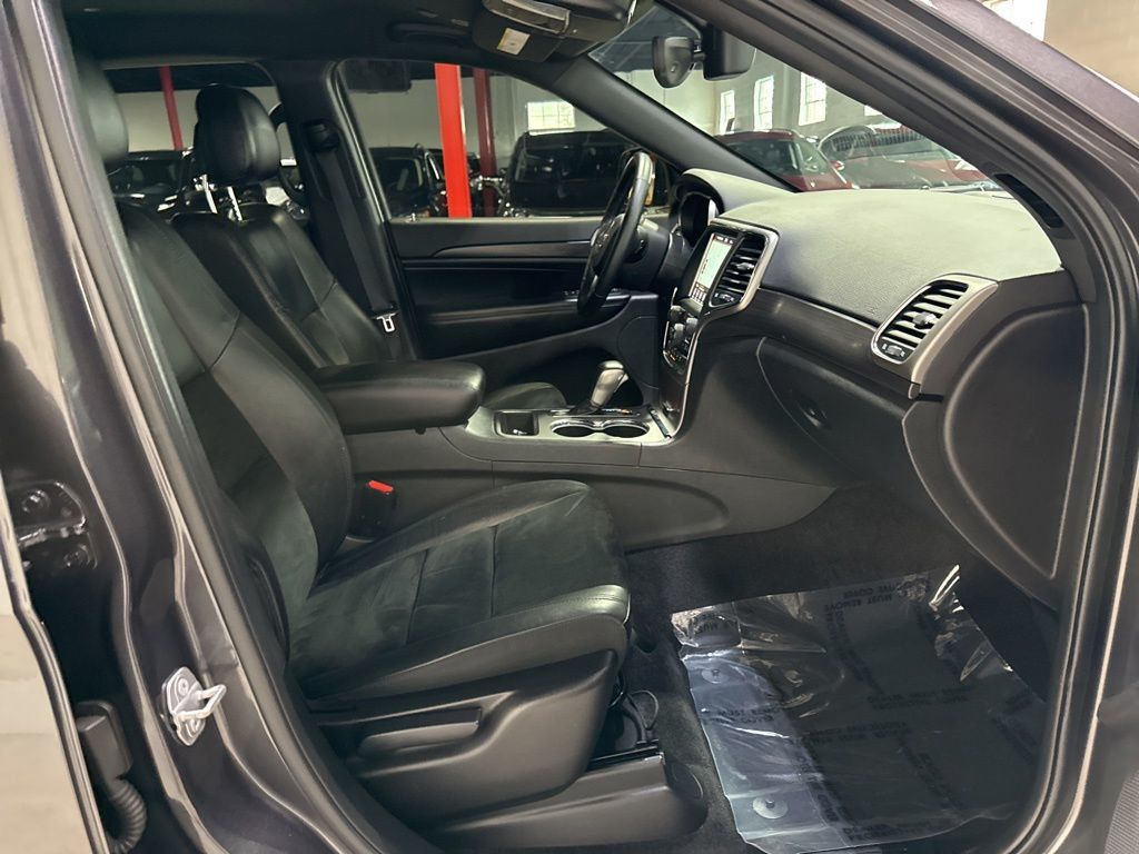 2018 Jeep Grand Cherokee Altitude 4x4 - 23001961 - 48