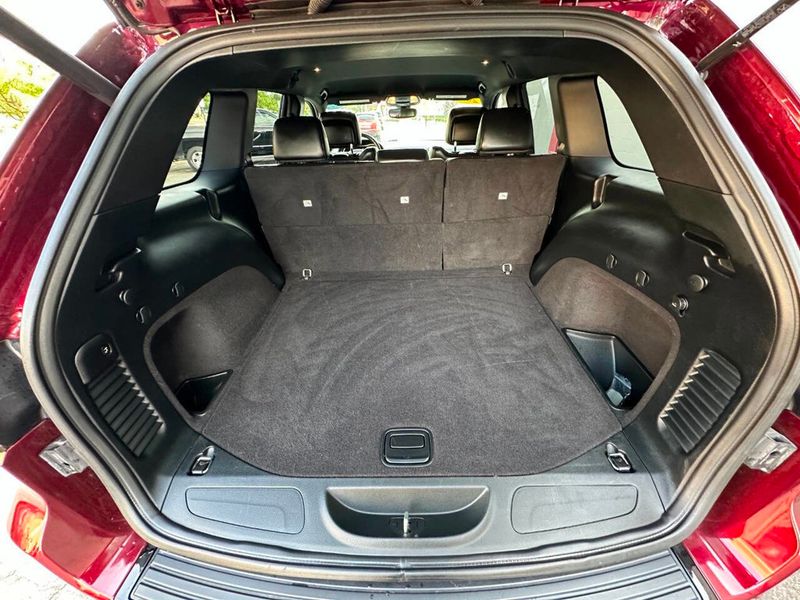2018 Jeep Grand Cherokee Altitude 4x4 - 22884313 - 16
