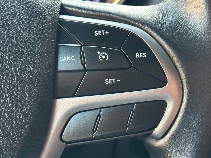 2018 Jeep Grand Cherokee Altitude 4x4 - 22884313 - 29