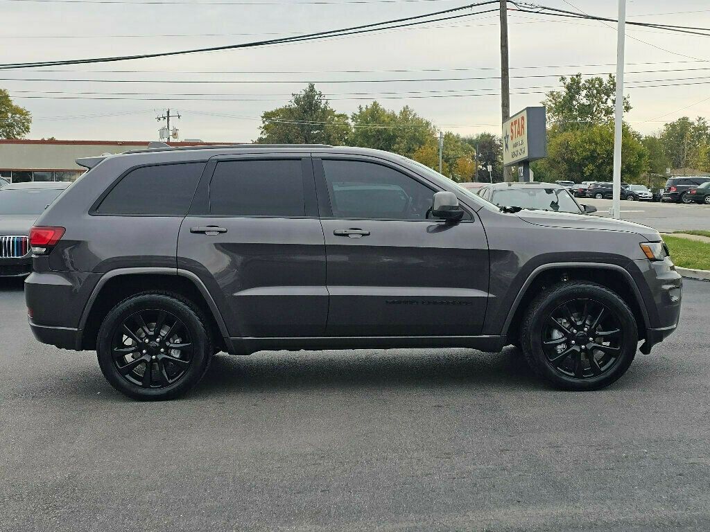 2018 Jeep Grand Cherokee Altitude 4x4 - 22937205 - 15
