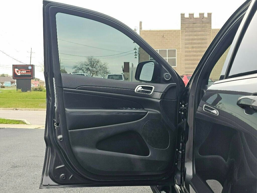 2018 Jeep Grand Cherokee Altitude 4x4 - 22937205 - 16