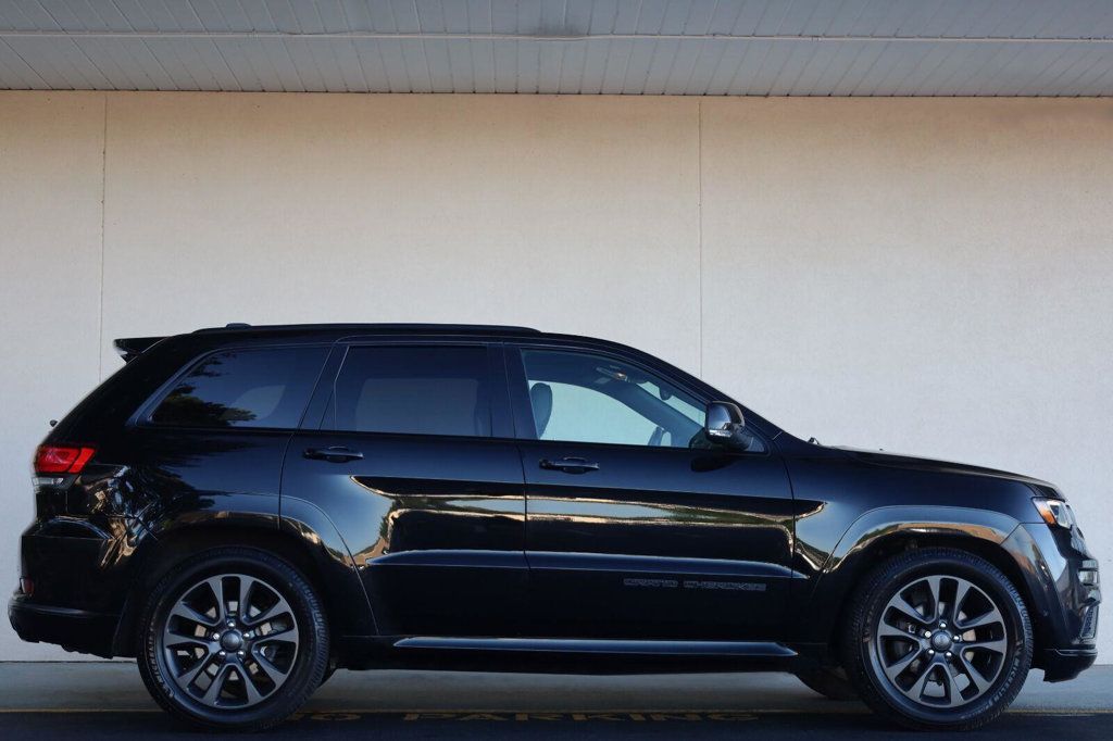 Jeep Grand Cherokee photo 2