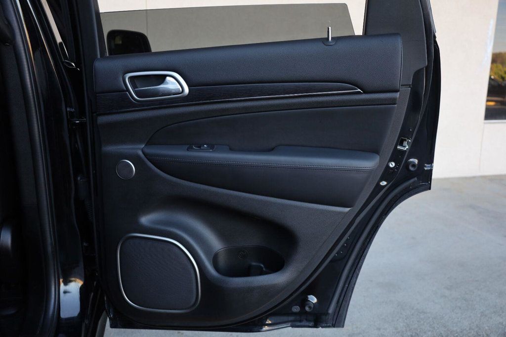 Jeep Grand Cherokee photo 24