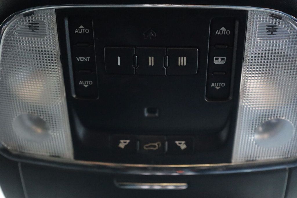 Jeep Grand Cherokee photo 37