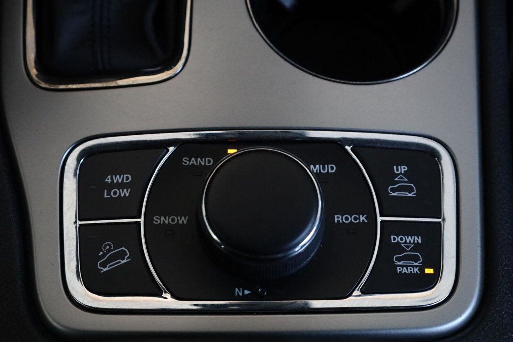Jeep Grand Cherokee photo 49