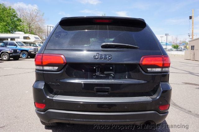 2018 Jeep Grand Cherokee LAREDO - 23015421 - 9