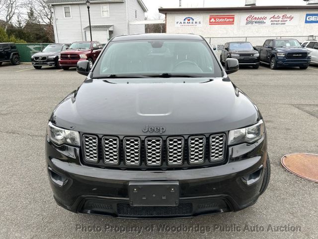 2018 Jeep Grand Cherokee Laredo - 23002775 - 0