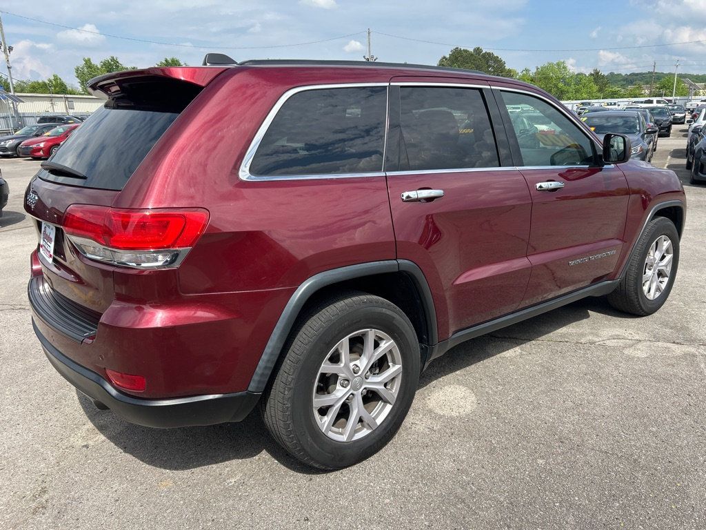 2018 Jeep Grand Cherokee Laredo photo 4
