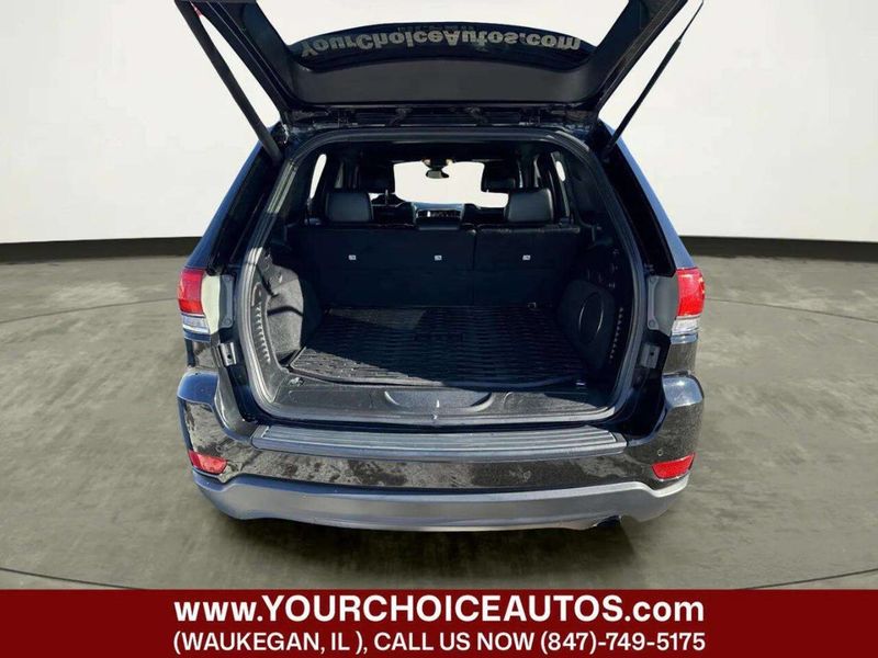 2018 Jeep Grand Cherokee Laredo 4x2 4dr SUV - 22979992 - 14