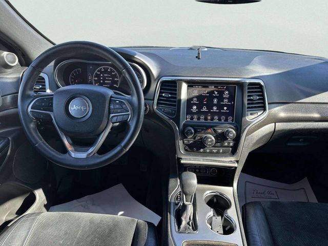 2018 Jeep Grand Cherokee Laredo 4x2 4dr SUV - 22979992 - 19