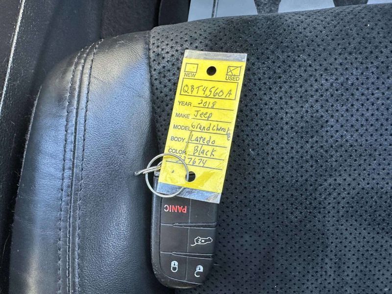 2018 Jeep Grand Cherokee Laredo 4x2 4dr SUV - 22979992 - 31