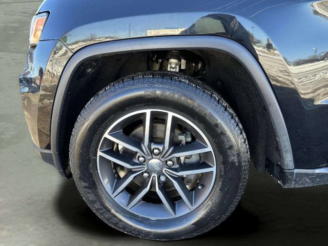 2018 Jeep Grand Cherokee Laredo 4x2 4dr SUV - 22979992 - 33