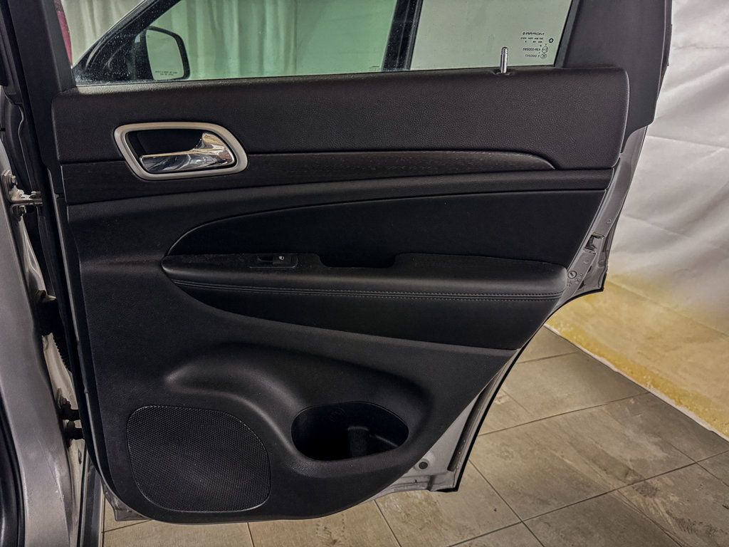 2018 Jeep Grand Cherokee Laredo 4x4 - 22984708 - 13