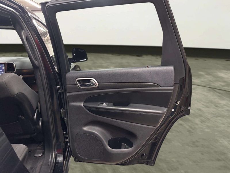2018 Jeep Grand Cherokee Laredo E 4x2 - 23052880 - 16