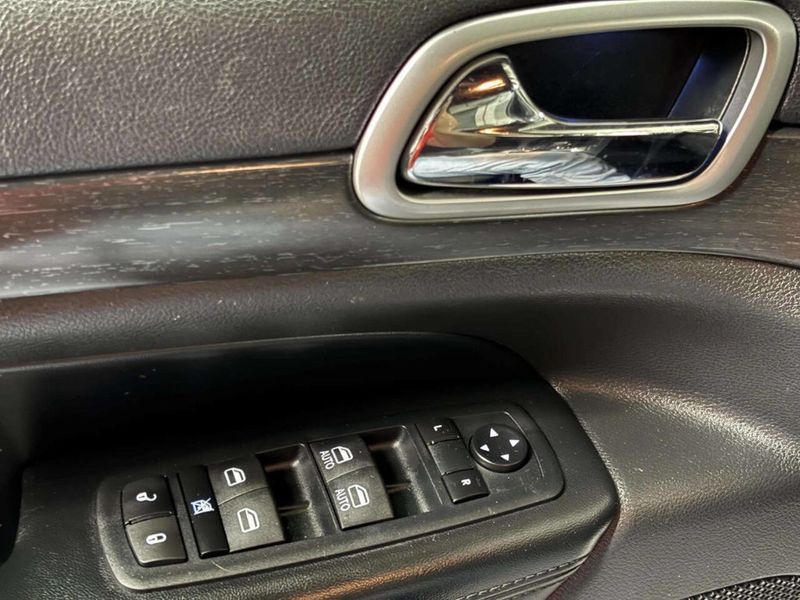 2018 Jeep Grand Cherokee Laredo E 4x2 - 23052880 - 25