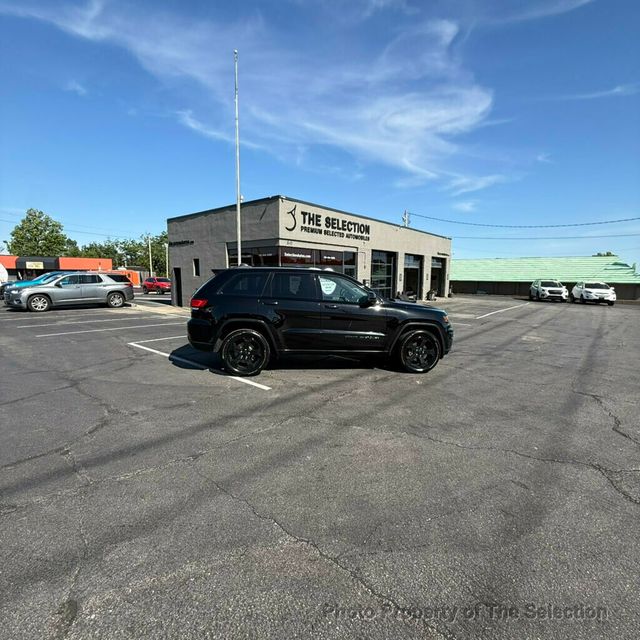 2018 Jeep Grand Cherokee LAREDO E 4X4 W/UPLAND PACKAGE & NAVIGATION PACKAGE - 23021594 - 17