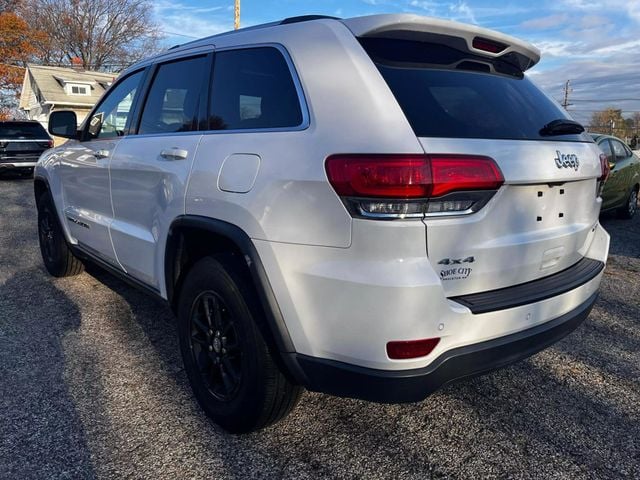 2018 Jeep Grand Cherokee Laredo Sport Utility 4D - 22680008 - 3