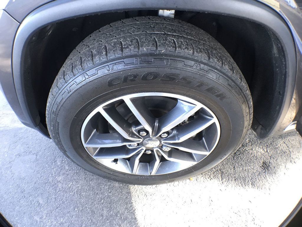Jeep Grand Cherokee photo 10