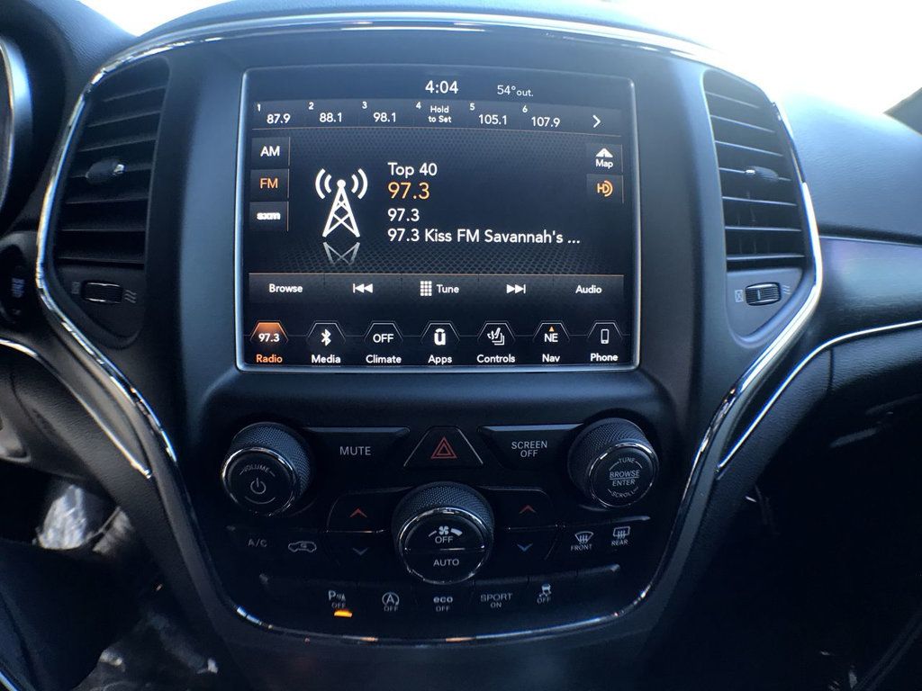 Jeep Grand Cherokee photo 17
