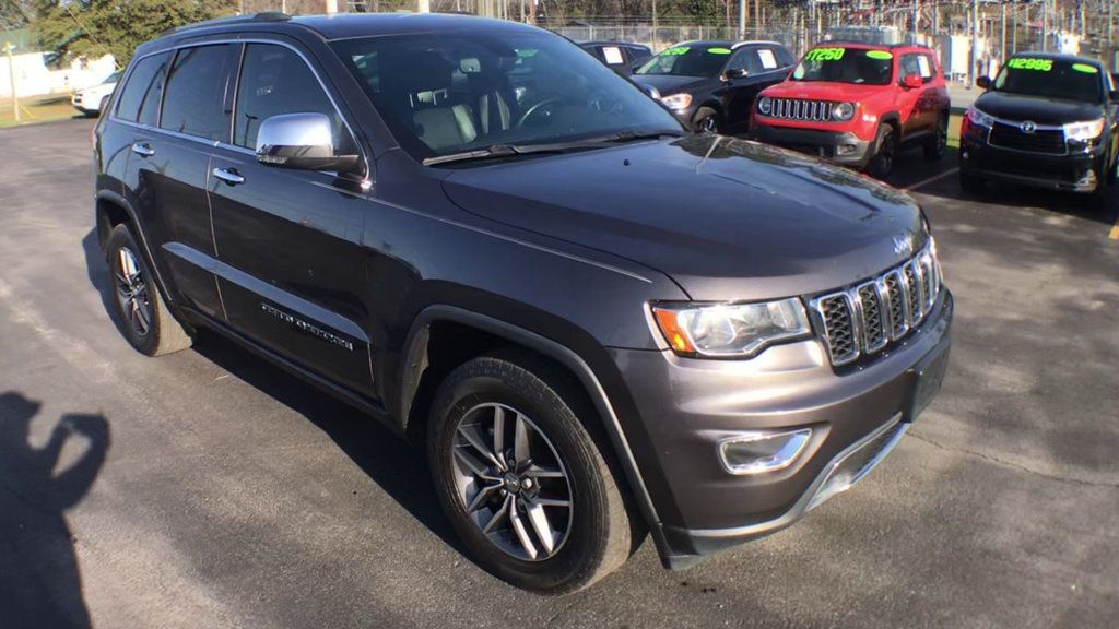 Jeep Grand Cherokee photo 2