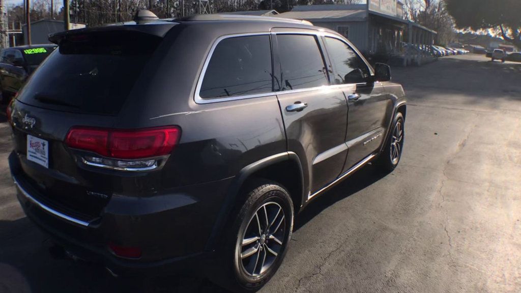 Jeep Grand Cherokee photo 8