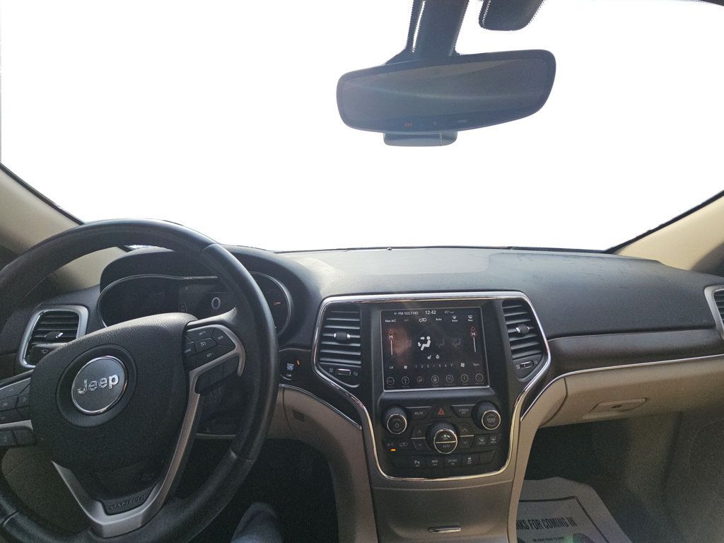 Jeep Grand Cherokee photo 12