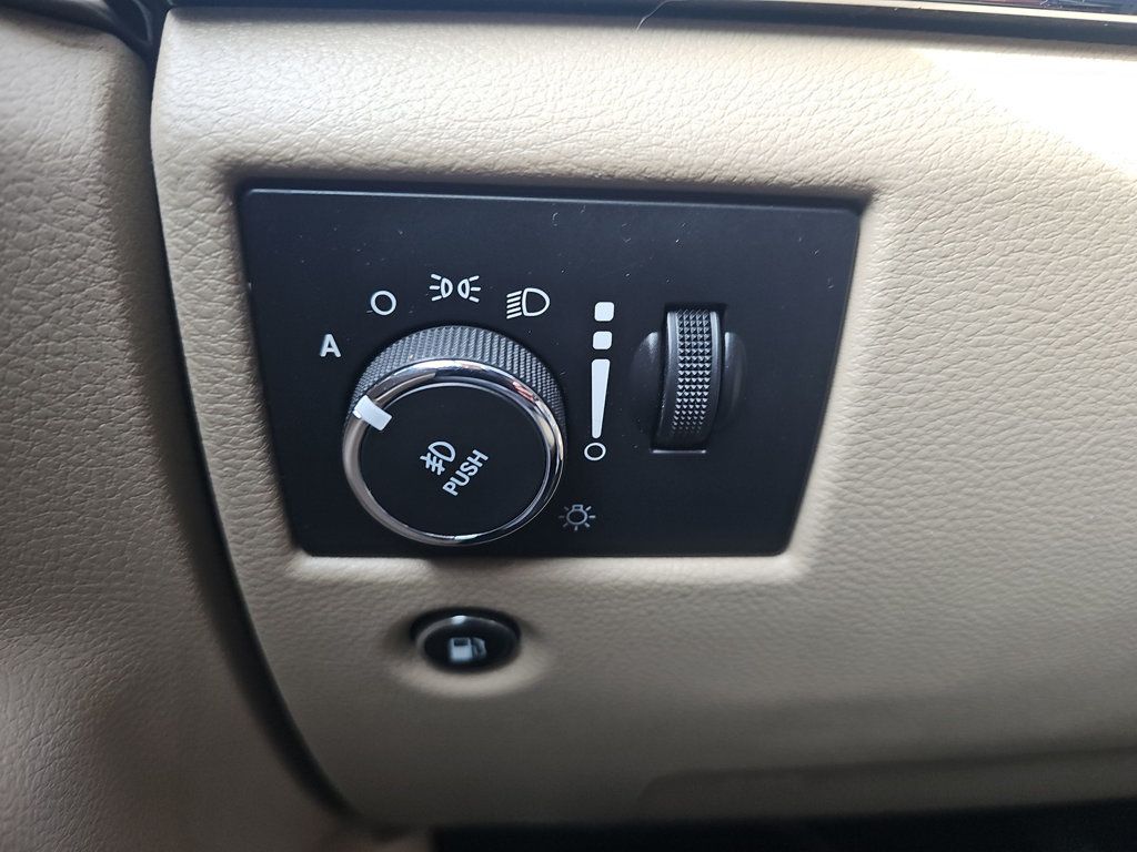 Jeep Grand Cherokee photo 17