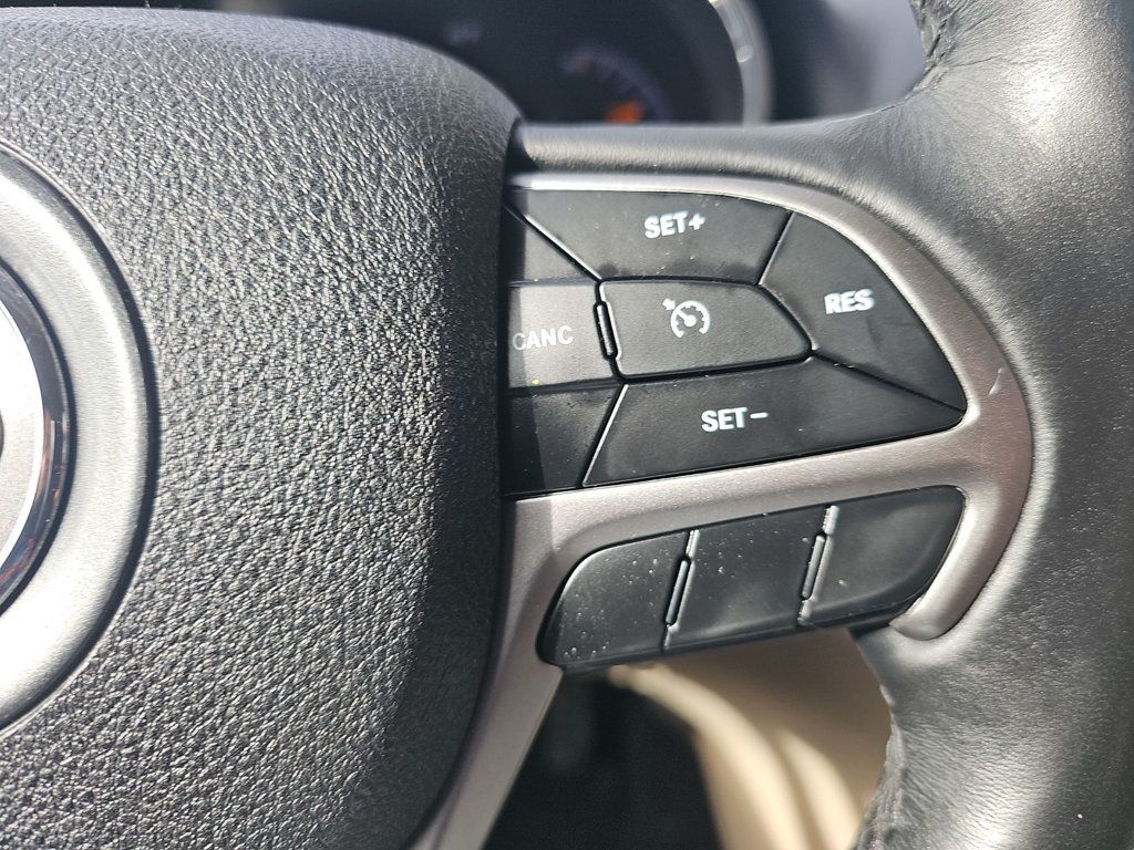 Jeep Grand Cherokee photo 33