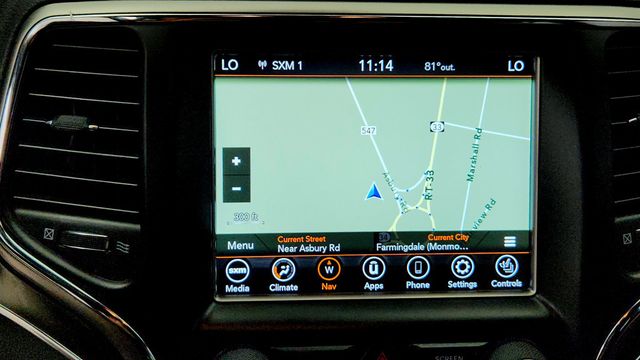 2018 Jeep Grand Cherokee Limited 4x4 w/ Power Sunroof & Uconnect 4C Nav - 23029878 - 19