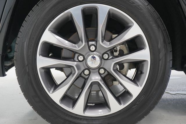 2018 Jeep Grand Cherokee Overland 4x2 - 22946723 - 27