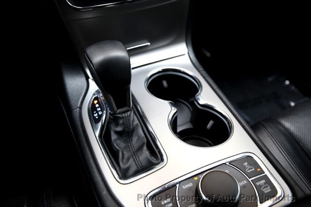 2018 Jeep Grand Cherokee Overland 4x4 - 22955285 - 37