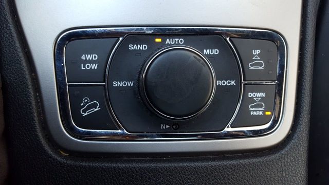 2018 Jeep Grand Cherokee Overland 4x4 - 18455296 - 22