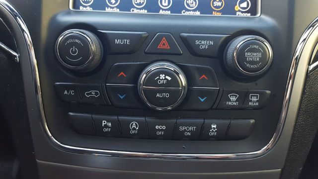 2018 Jeep Grand Cherokee Overland 4x4 - 18455296 - 24